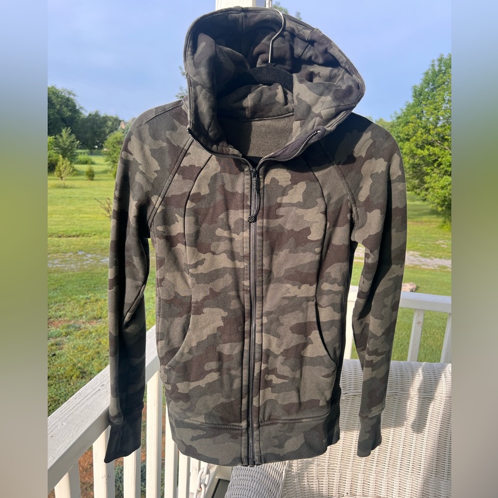 Lululemon Scuba Hoodie. Great condition